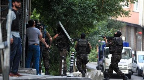 İ­z­m­i­r­­d­e­k­i­ ­k­a­r­a­k­o­l­ ­v­e­ ­c­e­z­a­e­v­l­e­r­i­n­i­ ­i­n­c­e­l­i­y­o­r­l­a­r­